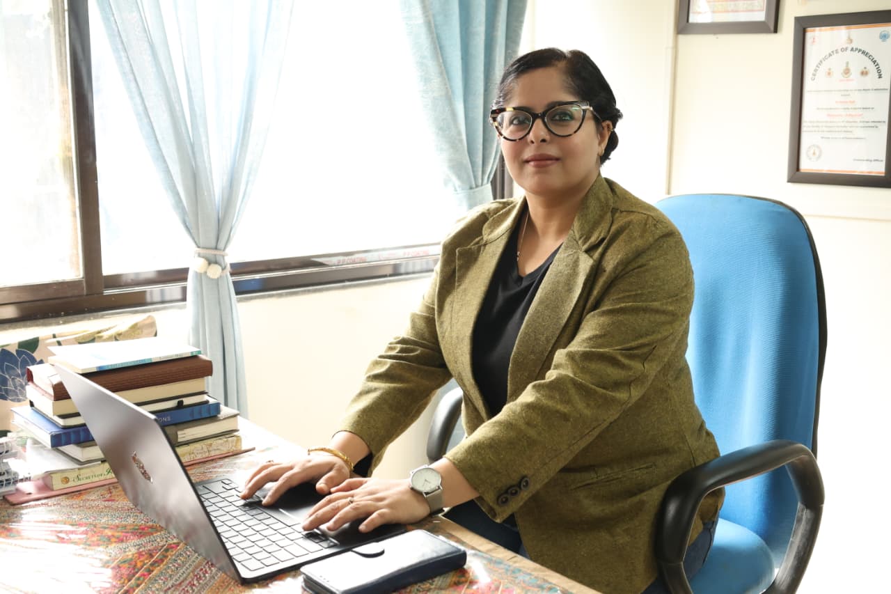Dr. Aparnaa Singh